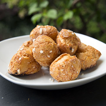 Brunch : Une montagne de chouquettes en livraison à Paris