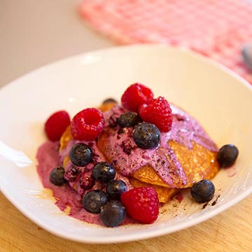 Brunch : Les incroyables pancakes aux fruits sauvages en livraison à Paris